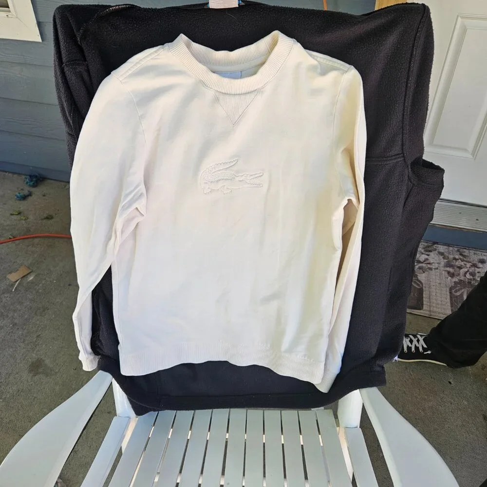 Lacoste - Picture 2 of 6